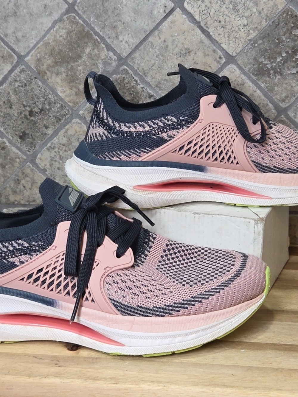 Avia Pink and Black Knit Athletic Running Sneakers Shoes Size 9.5 B